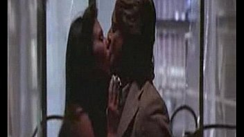 Demi Moore sexy seduction scene