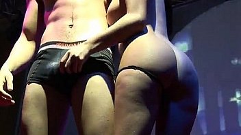 Lovely stripper makes a guy&apos;s cock hard