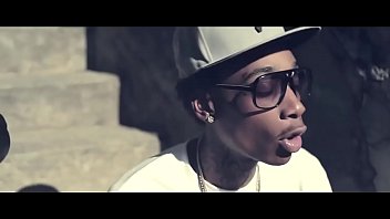 Wiz Khalifa - Black And Yellow &lbrack;Official Music Video&rsqb; &lpar;1&rpar;