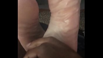 Cum on mature feet