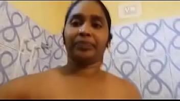 aunty take selfie in bathroom