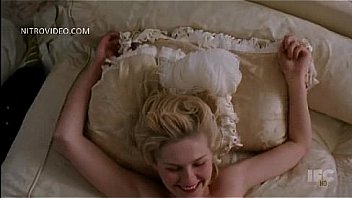 Celeb Kirsten Dunst finally naked