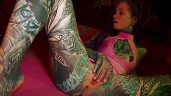 A heavily tattooed dreadgirl get douplepenetrated and ass fucked