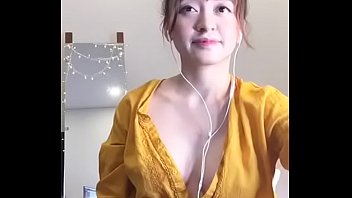 G&aacute;i xinh Việt Nam - Live kh&ocirc;ng mặc &dstrok;ồ