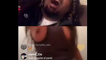 Me ense&ntilde;&oacute; una teta en live