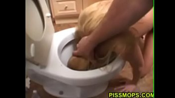 Pissing Bianca