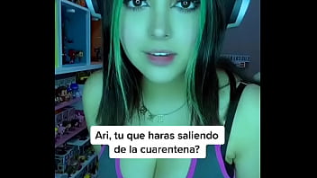 YouTuber mexicana hace twerking para usuarios en t&period;