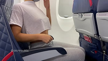 I saw her tits on the plane&excl;