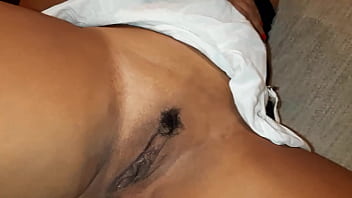 mi vecinita quiere que juegue con su pussy