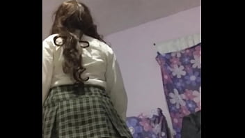 Grabo escondidas COMO ORINA CON FALDA una TEEN LATINA despu&eacute;s de la UNI &iexcl;Camara oculta virtual sexo casero Upskirt &lpar;part2&rpar;